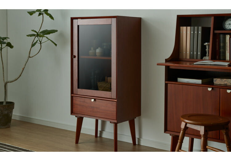ガラスキャビネット 幅50.5cm 北欧 ヴィンテージ 天然木 マホガニー 完成品 キャビネット マルチボード リビングボード 収納家具 おしゃれ モダン 木製 ガラス扉 高級感 ショーケース AVA アヴァ(代引不可)